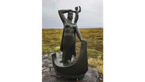 Denkmal in der isländischen Landschaft